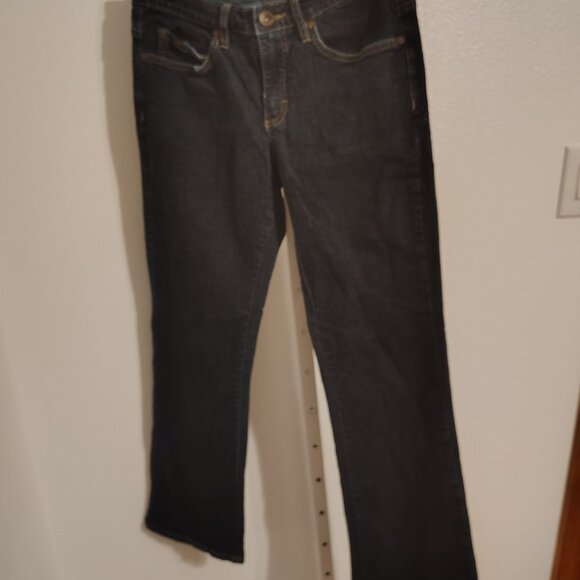 Lee Jeans Women's Size 8 Short Lower on the Waist Flap Back Pockets Stretch - Picture 6 of 11